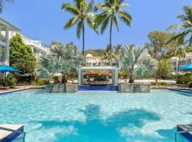 Oasis at The Beach Club: A Tropical Chic Retreat