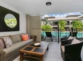 'Aqua Oasis' Swim-out Resort Sanctuary