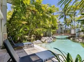 'The Palms' Swim-out Comfort meets Tropical Charm