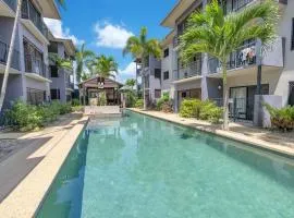 Tropic Nest - A Relaxed Resort Escape for Couples