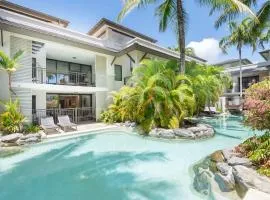 'Resort Swim-out' Sunshine, Sand, and Poolside Serenity