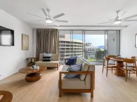 Marina Vista - Waterfront Stay near Dining and Markets