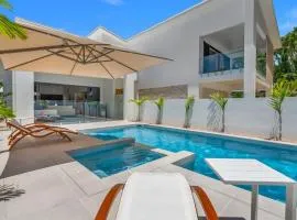 Salt - Beachfront Luxe with Private Pool