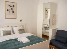 Studio Old Town with Jacuzzi and View