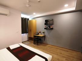 नई दिल्ली में, होटल Hotel Glinzer Palace IGI Delhi
