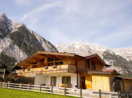 Alpenchalet im Leutaschtal, hotel u gradu Lojtaš