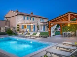 Villa San - Family oasis with pool - kids always in sight