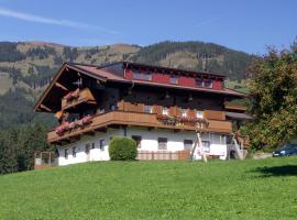 Apartment Bauernhof Thurnummerstall, penginapan di ladang di Hollersbach im Pinzgau