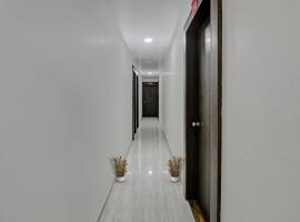 Collection O Sairaj Lodging & Boarding, Hotel in Shikrapur