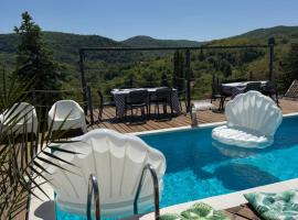 Vila na Vrhu, hotel u gradu Rakovac