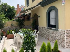 WonderStays Chalet El Naranjo, khách sạn ở Seville