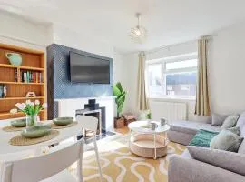 1 bed, office space, private parking, contractors