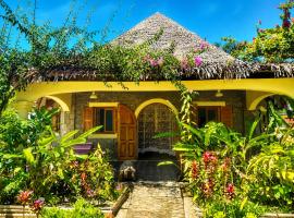 VILLA LA RUCHE - Îles aux Nattes - Plage & Jardin Tropical, hotel din Sainte Marie