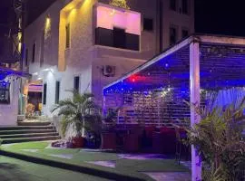 DE Lounge Inn