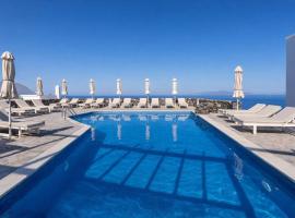 Hotiday Santorini Seafront, отель в городе Санторини