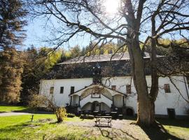 Zámeček Bischofstein, viešbutis mieste Teplicė prie Metujės