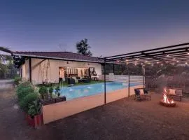SaffronStays Ivy Courtyard - 5 bedroom & Veg Only Villa in Khopoli