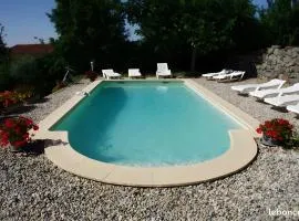 Gite du Mas St Esprit avec piscine