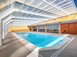 Hotel Colmeia, מלון במונטה ריאל