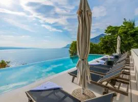 Beautiful Seafront Split Villa 9 Bedrooms Bellamar Vista Retreat