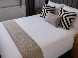 The Grimsby Heneage Stay