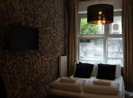 Mary's Rooms & Apartments