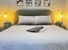 Sunbird Studio #210, Bright Downtown Escape, AC