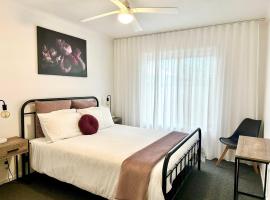 Sunny Shackell - family and pet friendly, hotel em Echuca