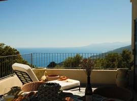 Maison Capucine - Vue mer, piscine & charme du Cap, Hotel in Brando