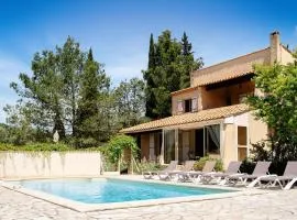 Villa La Mancha - 8 persons with pool in a nice French village