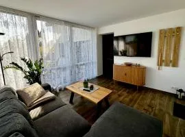 Haus am See mit Badestelle