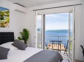 Luxury Seaview Apartment
