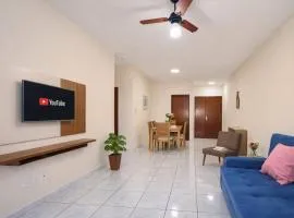 Apto completo espaçoso e térreo no Centro com 2 Quartos Casal ArCond WiFi 400M Home Office Cozinha Maq Lavar e Garagem em Dourados