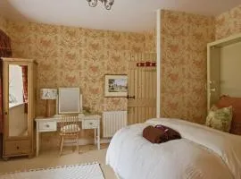 The Archway Suite