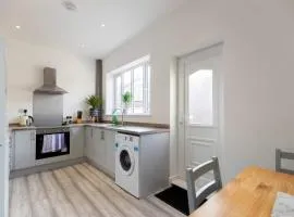 Durham 2BR Home Ideal for Contractor Stays