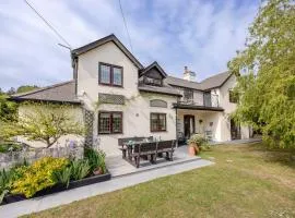 The Willows - Charming Railway Woodland Cottage with Log Burner