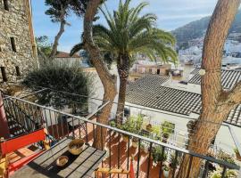 ApartmentsTamariu5 Cozy Retreat with Terrace, hotel en Tamariu