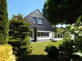 Traumhaftes-freistehendes-Ferienhaus-an-der-See-Strand-Yachthafen-W-Lan