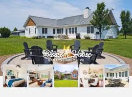 Blossom House Private 5-Acre Door County Retreat