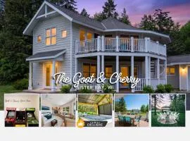 Cozy Retreat HotTub, FirePit, Arcade Fun & Dogs!
