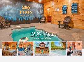 Scenic Log Retreat HotTub, Indoor Pool & Dogs OK, khách sạn ở Sevierville