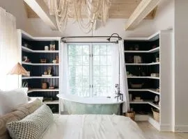 Leo Cottage by Juniper Holiday + Home