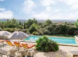 Villa Myosotis - for 6 persons with pool, jacuzzi and beautiful views