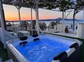 Kyma Haven Beachfront with Rooftop Jacuzzi