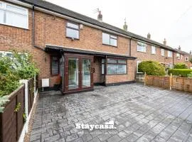 Spacious Cosy Cove with Large Driveway and Garden