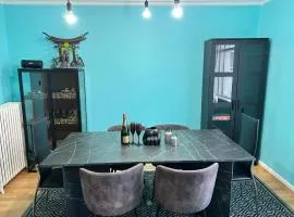 Chic Townhouse - Views Telescope Balcony BBQ