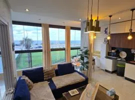 Ocean View, Pool, Modern Comforts Stay Memories