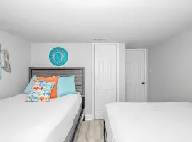 Gorgeous Coastal Oceanfront 2BR at the Yachtsman! 606