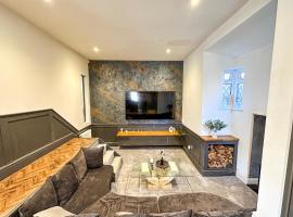 5BR Manchester Home Jacuzzi, Garden & Parking, hotel em Manchester