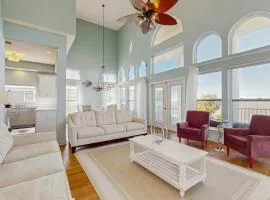 Beachfront Dog-Friendly Home with Deck Private Outdoor Pool AC Grill Free WiFi